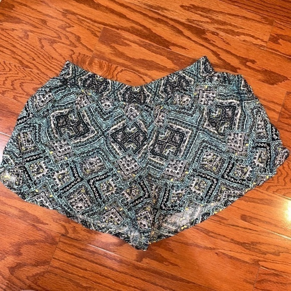 Fun‎ printed stretch short